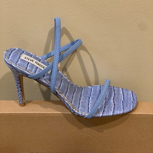 Blue Heels - Picture 7 of 10